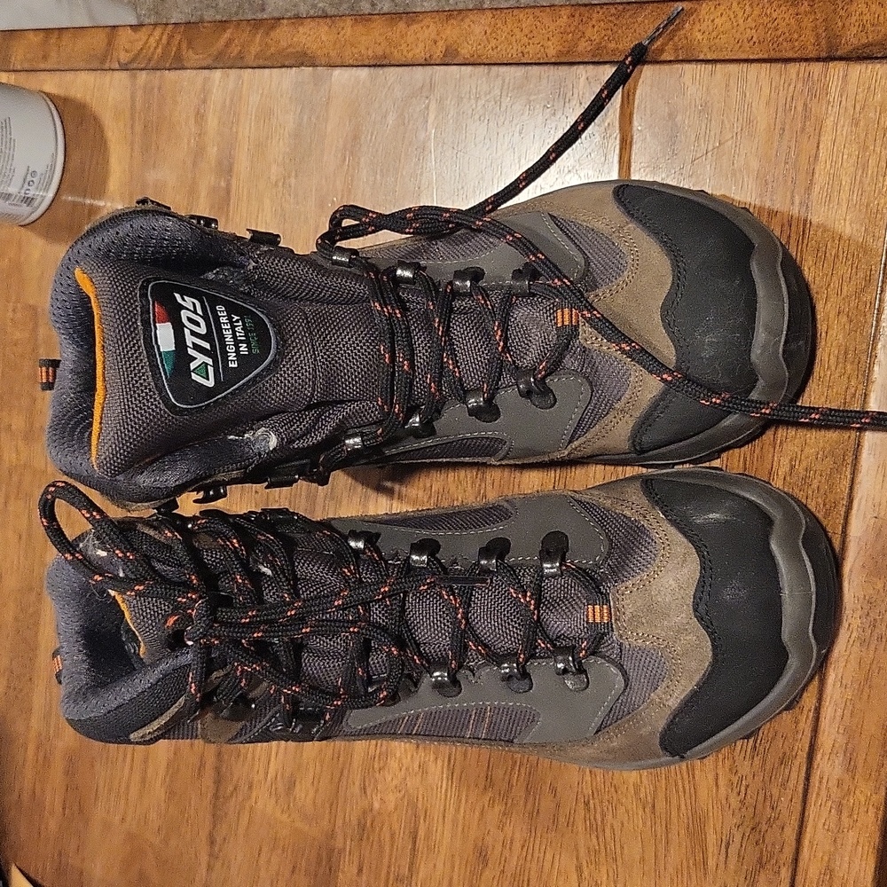 Hiking boots size EU 38/UK 5